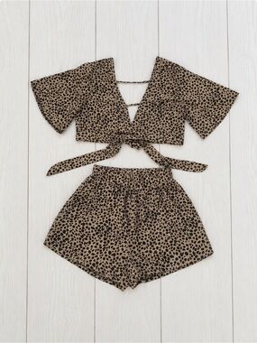 Women's Leopard Print Tie-Front Shorts Set - Brown
